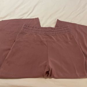 Lululemon, sz 10, dusty rose, wide leg, cropped